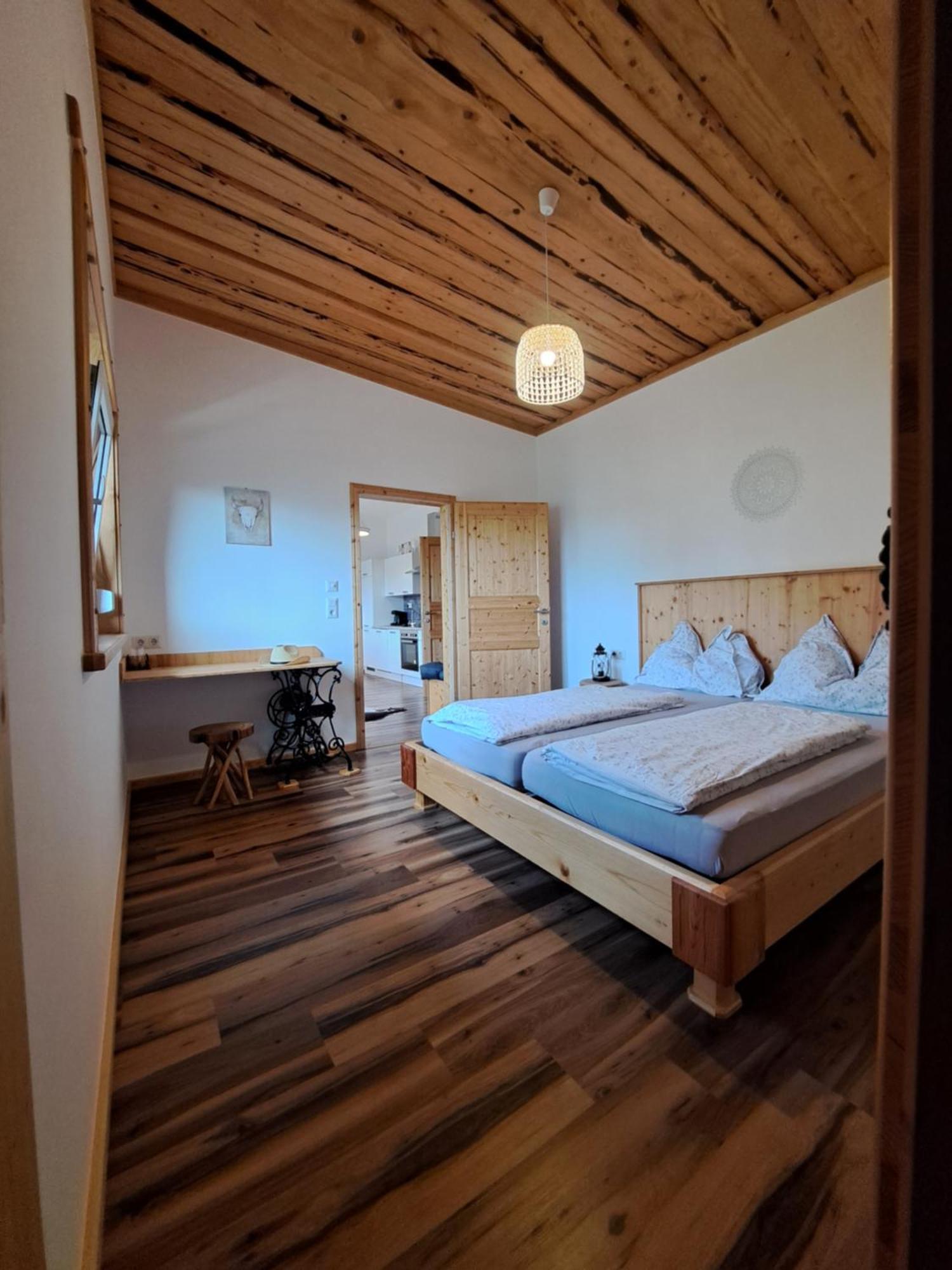 Erlebnisbauernhof Gutschi Ranch Kamp Bilik gambar
