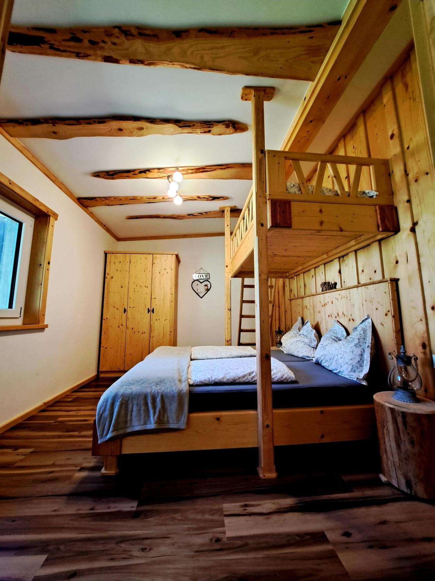 Erlebnisbauernhof Gutschi Ranch Kamp Bilik gambar